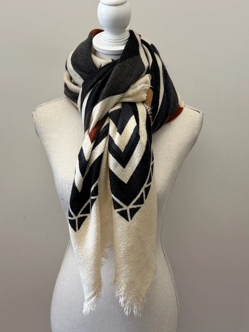 Neiman Marcus Cream Geo-Print Soft Throw Scarf